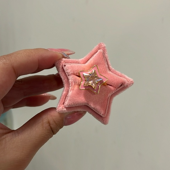 Diamond Dolls Co Pink Star Pink Stone Ring Size 7 Never Worn - Picture 1 of 3